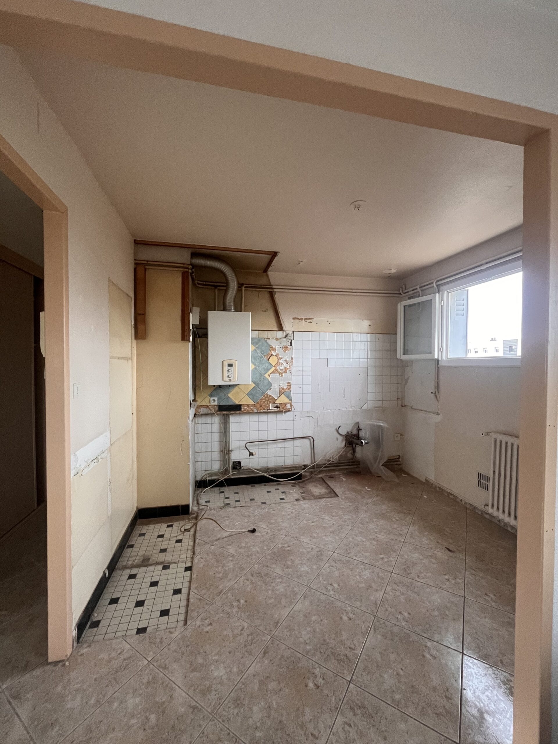 Cuisine colocation avant rénovation investissement locatif